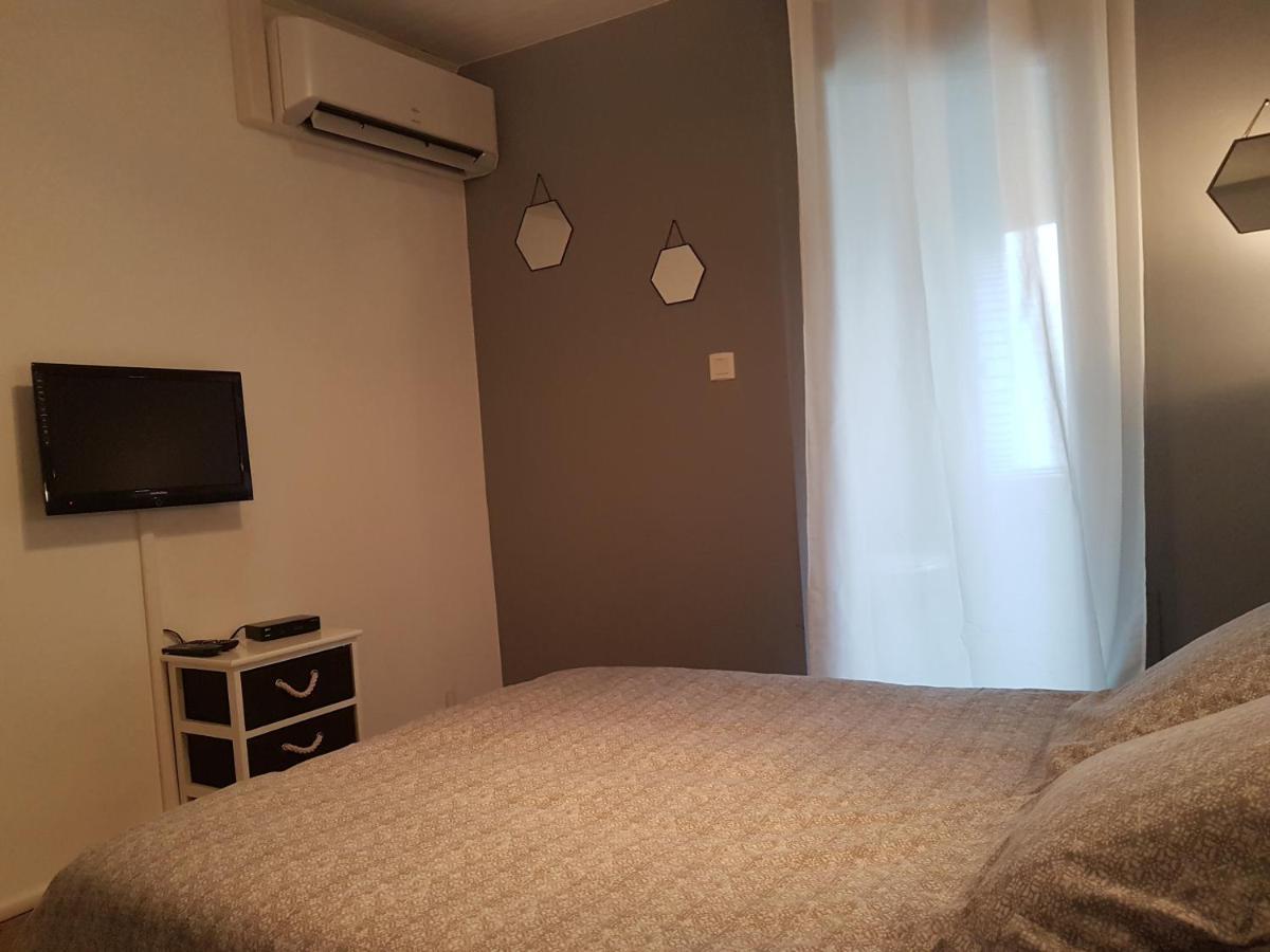 Le Saint Jean Hotel Barbentane Bagian luar foto