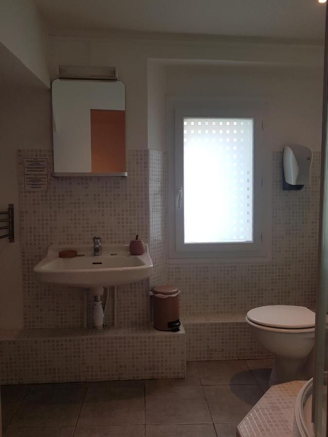 Le Saint Jean Hotel Barbentane Bagian luar foto